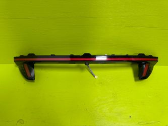 2025 2026 HYUNDAI TUCSON CENTER BRAKE LED TAIL LIGHT OEM 92403-CW