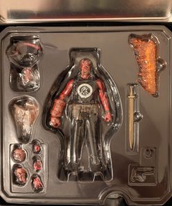 Mezco one/12 hell boy action figure px exclusive