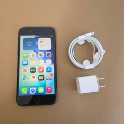 Apple iPhone Se 3rd Gen  - UNLOCKED - Like New