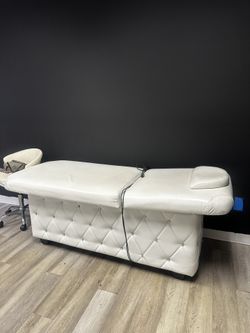 massage table
