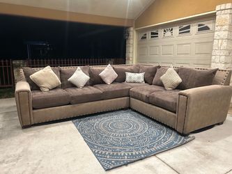 Free Delivery 🚚 Brown Sectional/ Sala Seccional Cafe