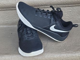 Nike Black Low-Top Sneakers size 9