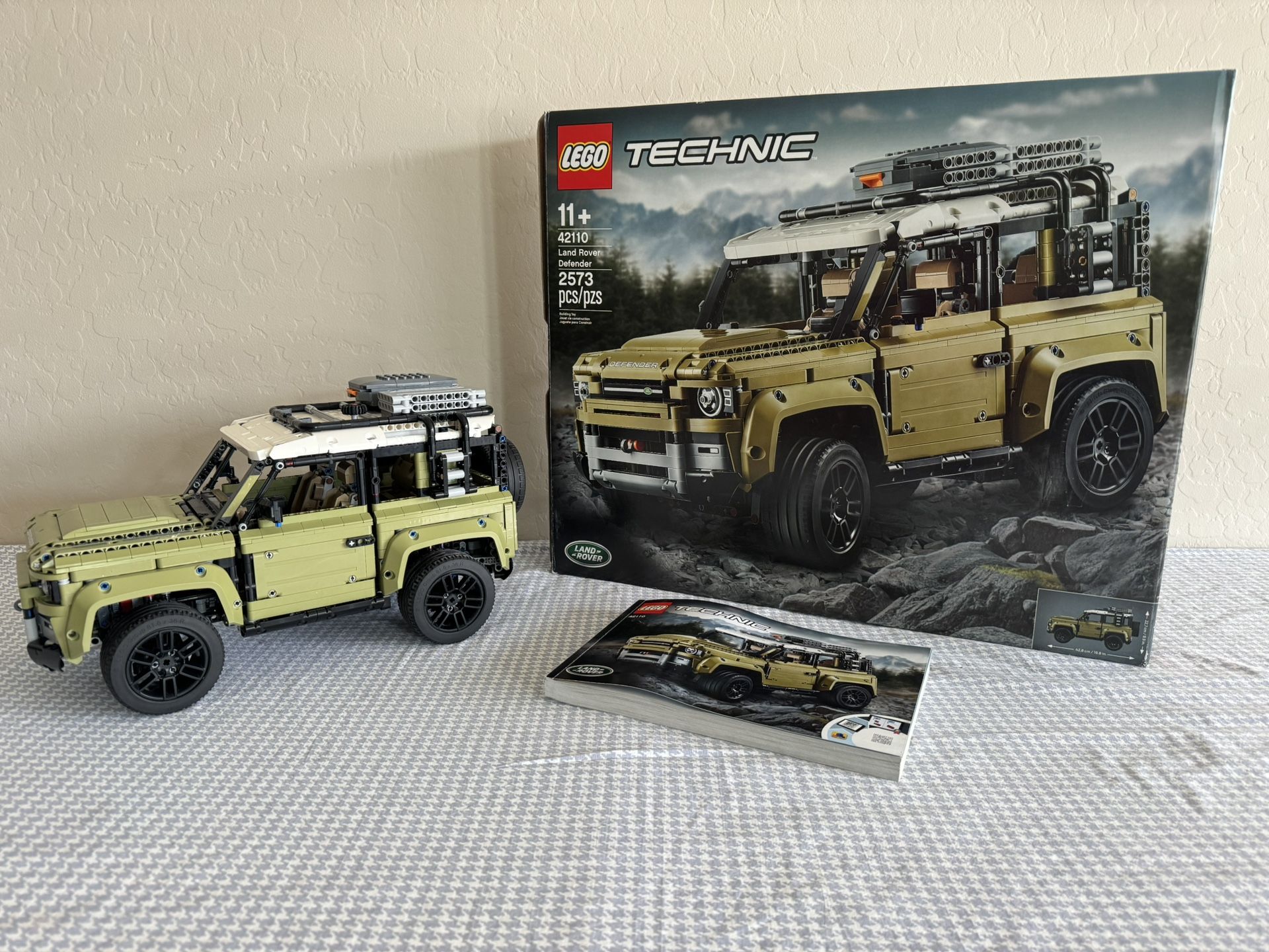 LEGO Technic Land Rover Defender 42110 Building Kit (2573 Pieces)
