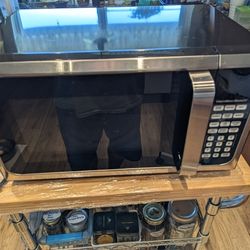 HAMILTON BEACH MICROWAVE OVEN