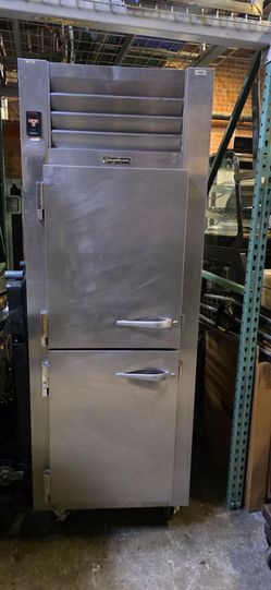 TRAULSEN SINGLE DOOR STAINLESS STEEL COOLER