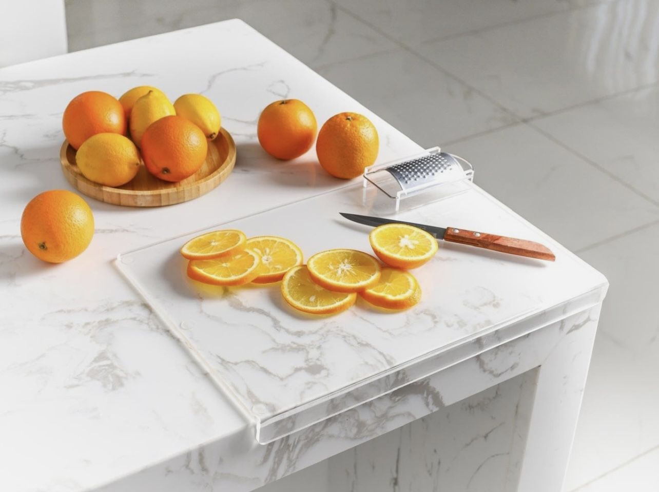 Clear Acrylic Cutting Board with Counter Lip Detachable Grater