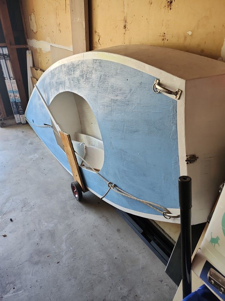 Mini-Cup 12' Sailboat