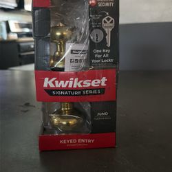 door  handle  with keys