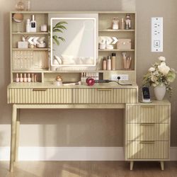 vanity desk with lights 