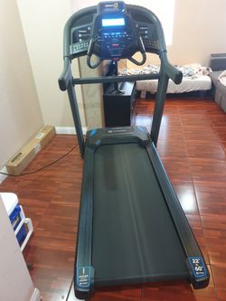 Horizon 7.4 AT Treadmill Like New 12 mph 15 Percent Incline - Las Vegas, NV