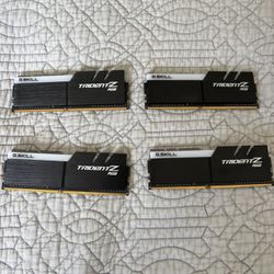 TridentZ Rgb Gskill Ram 4x8 GB