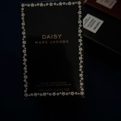 Daisy MARC JACOBS