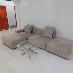 Modern 4pc couch set