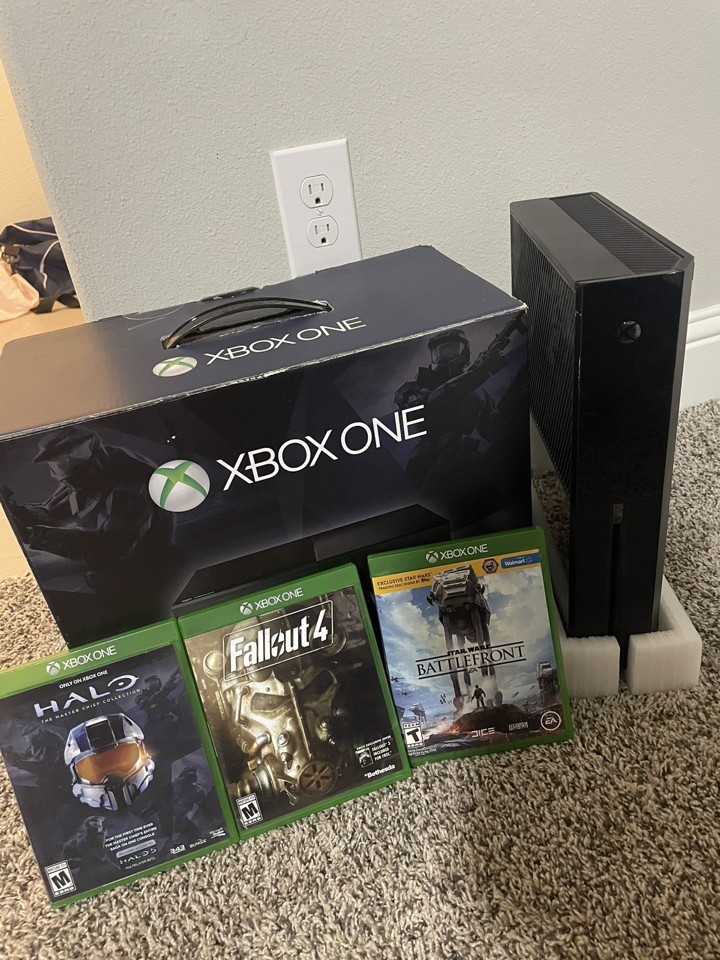 Xbox One With Games And Controller