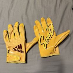 Nike supreme football gloves for Sale in Montesano, WA - OfferUp