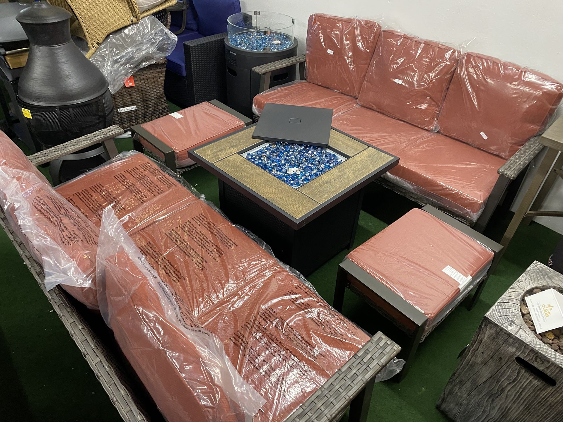 Brand New Patio Set Fire Pit Propane