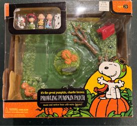 Peanuts It's the Great Pumpkin, Charlie Brown Pumpkin Patch Music and Motion