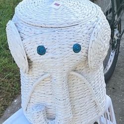Elephant laundry basket wicker