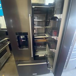 Kitchen aid Refrigerator 