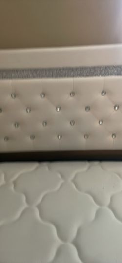 White Tufted Upholstered Bed Headboard