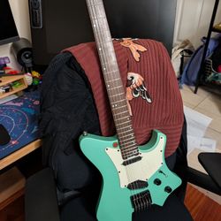 EART GWT2P Headless Guitar 