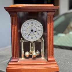 ⏰ Classic Vintage Clock – Works Great!