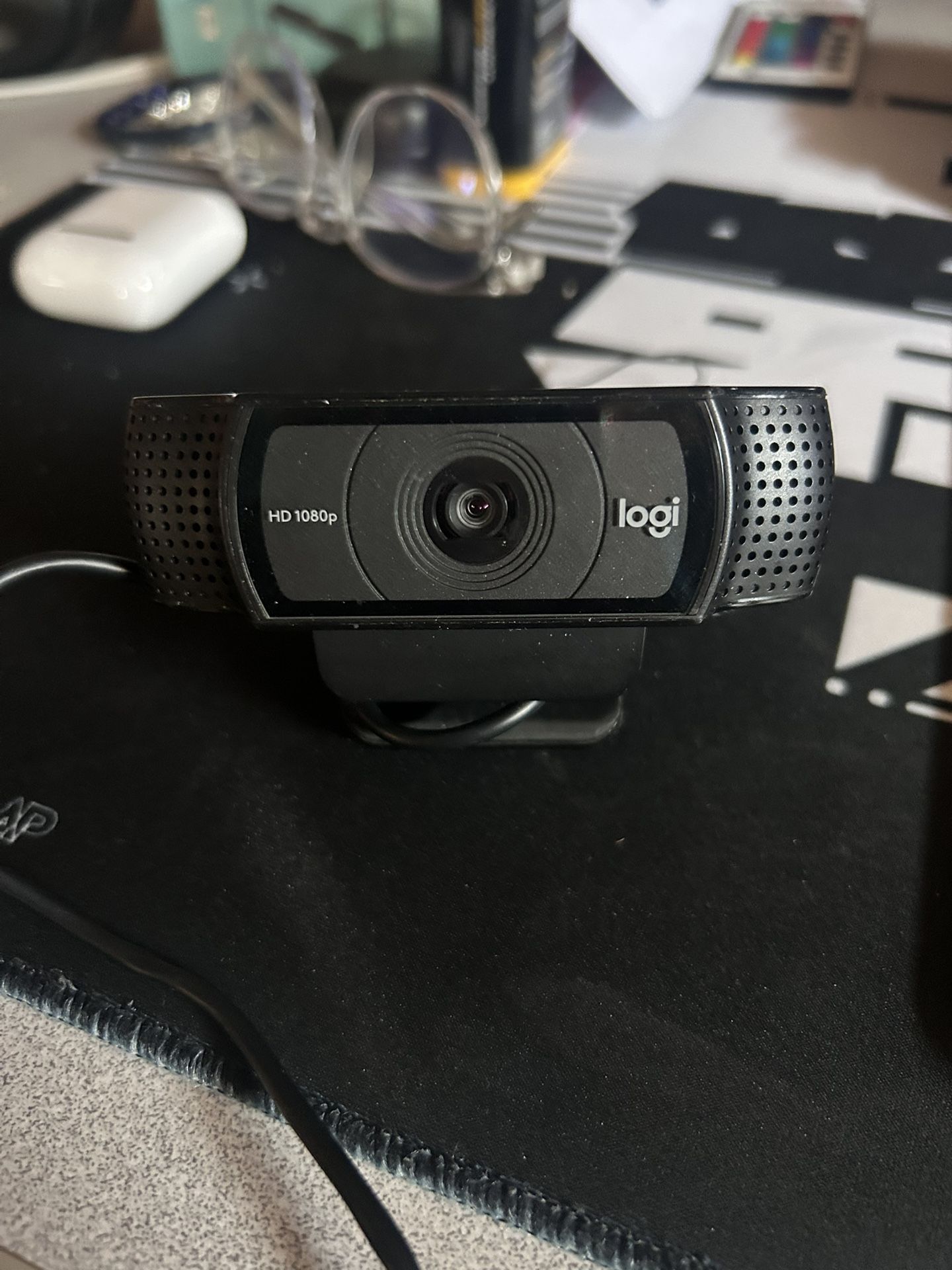 Logitech HD Webcam 1080p 30FPS – Crystal-Clear Video for Streaming, Calls & Content Creation