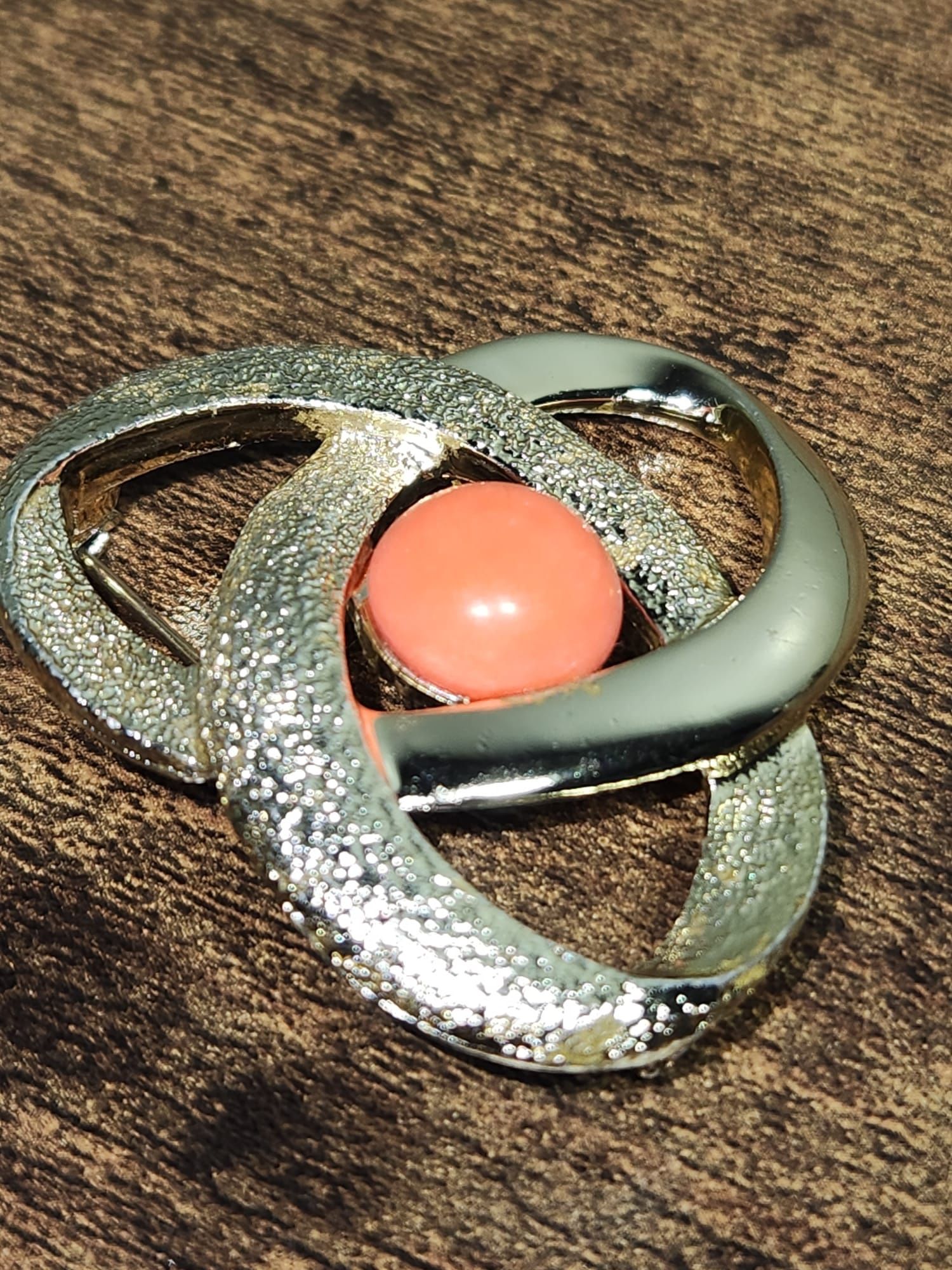 Vintage Sarah Coventry Coral Color Orbit Modern Textured Gold Tone Brooch Pin