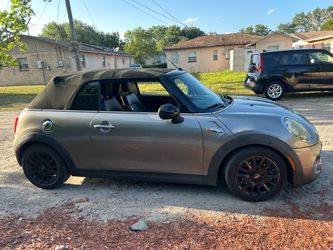 GRAY CONVERTIBLE  ￼2017 MINI COOPER S