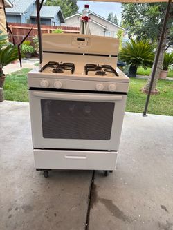 Amana gas stove Everything works well 30 in