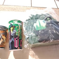 Wicked popcorn bucket brand new + wicked cup good condition + free how to train your dragon cup