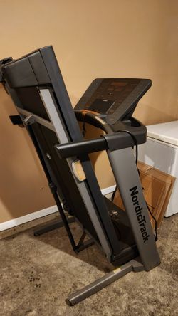 NordicTrack A2550 Treadmill for Sale in Merrillville, IN OfferUp - Main Image