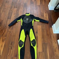 Evo Full Wetsuit – Black/Neon Yellow – Great Condition