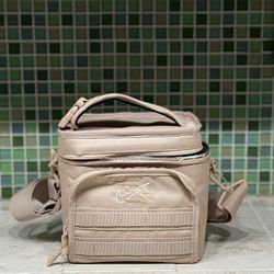 Nike Sportswear Plus x RW Insulated Lunch Tote Hemp