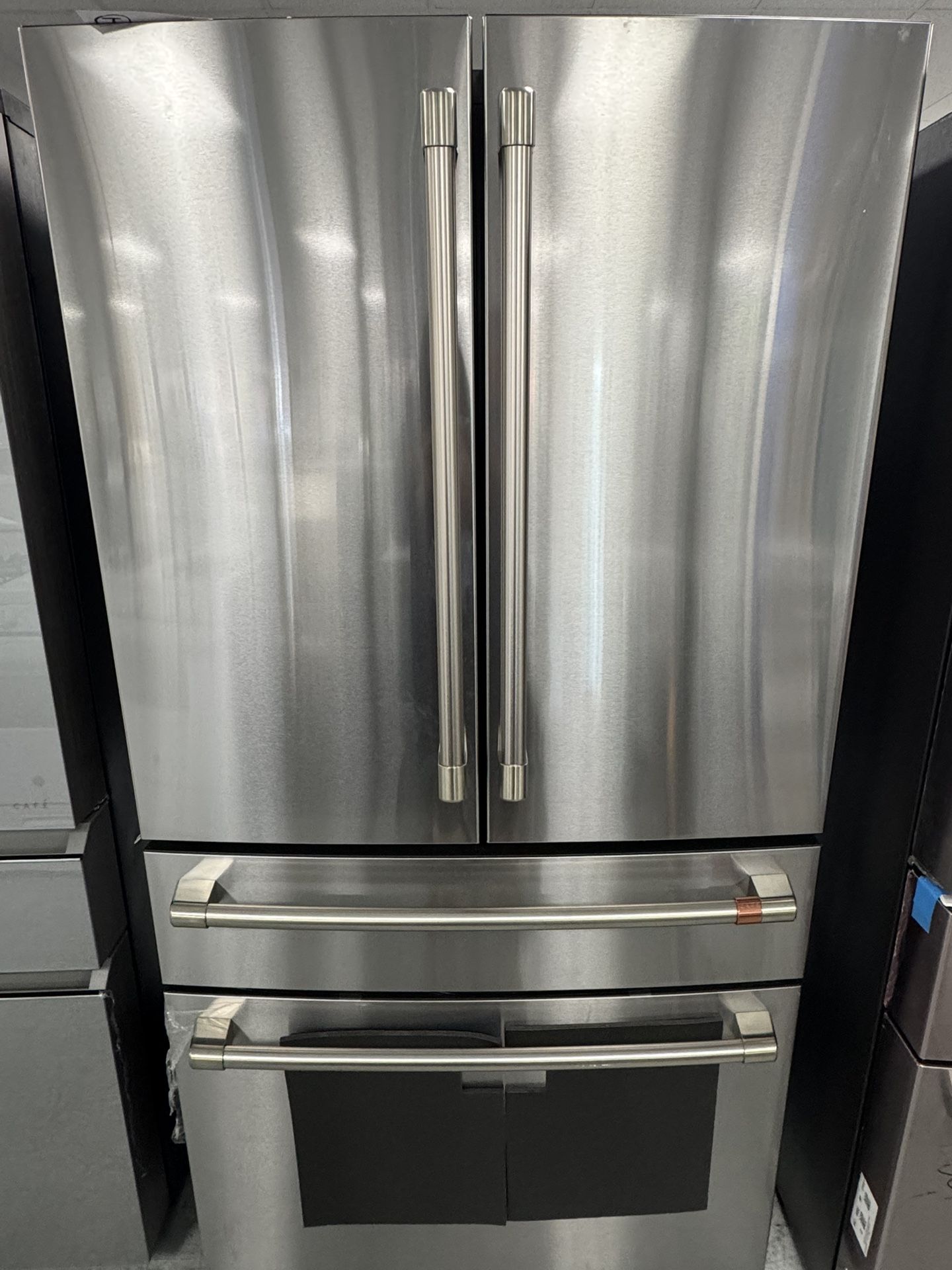 Café 36 In” Counter Depth 4-door Refrigerator With Autofill Pitcher