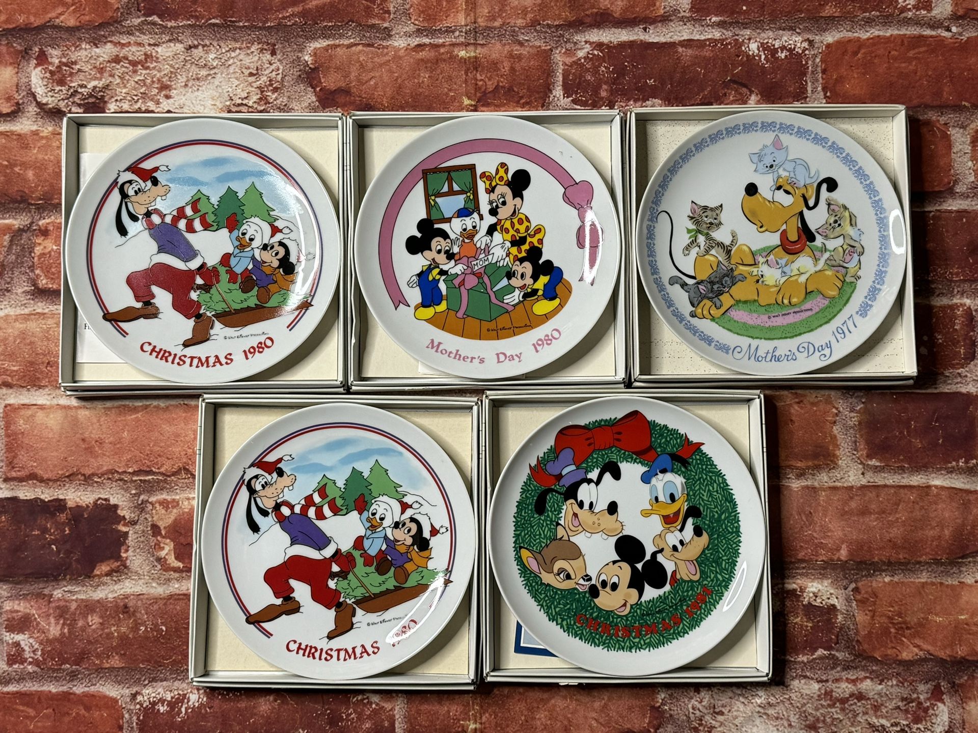 Vintage Disney Plates 