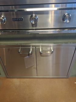 Built in grills and bbq island components!