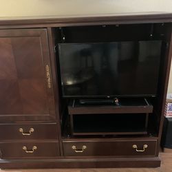 Thomasville Entertainment Unit