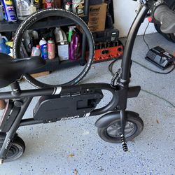 Swagtron SwagCycle Pro Pedal-Free Electric Scooter Bike. FOR PARTS OR REPAIR