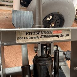 PITTSBURGH AUTOMOTIVE 1500 Lb. Capacity ATV/Motorcycle Lift