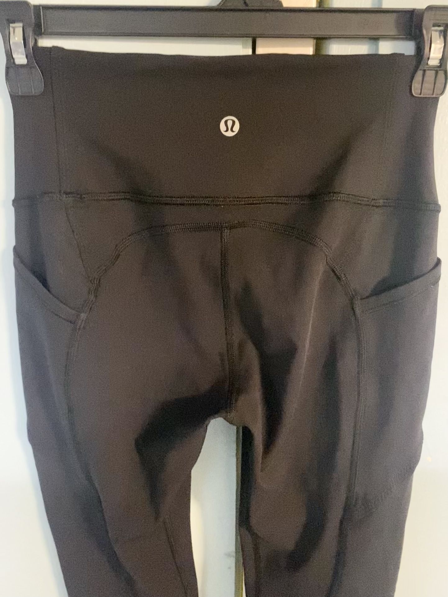 NEW lululemon size4 ‘All the Right Places’ leggings