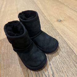 Toddler Ugg Size 6