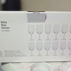 10 white wine glasses, 12 oz