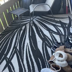 OUTDOOR RUG