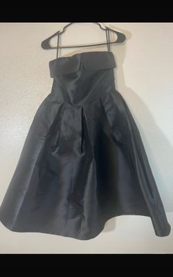 Strapless Black satin mini skirt with pleats