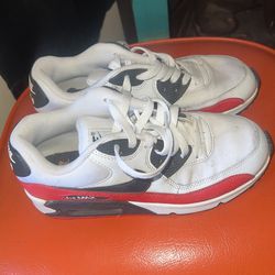 NIKE AIRMAX WOMENS 7.5 / KIDS 5.5Y