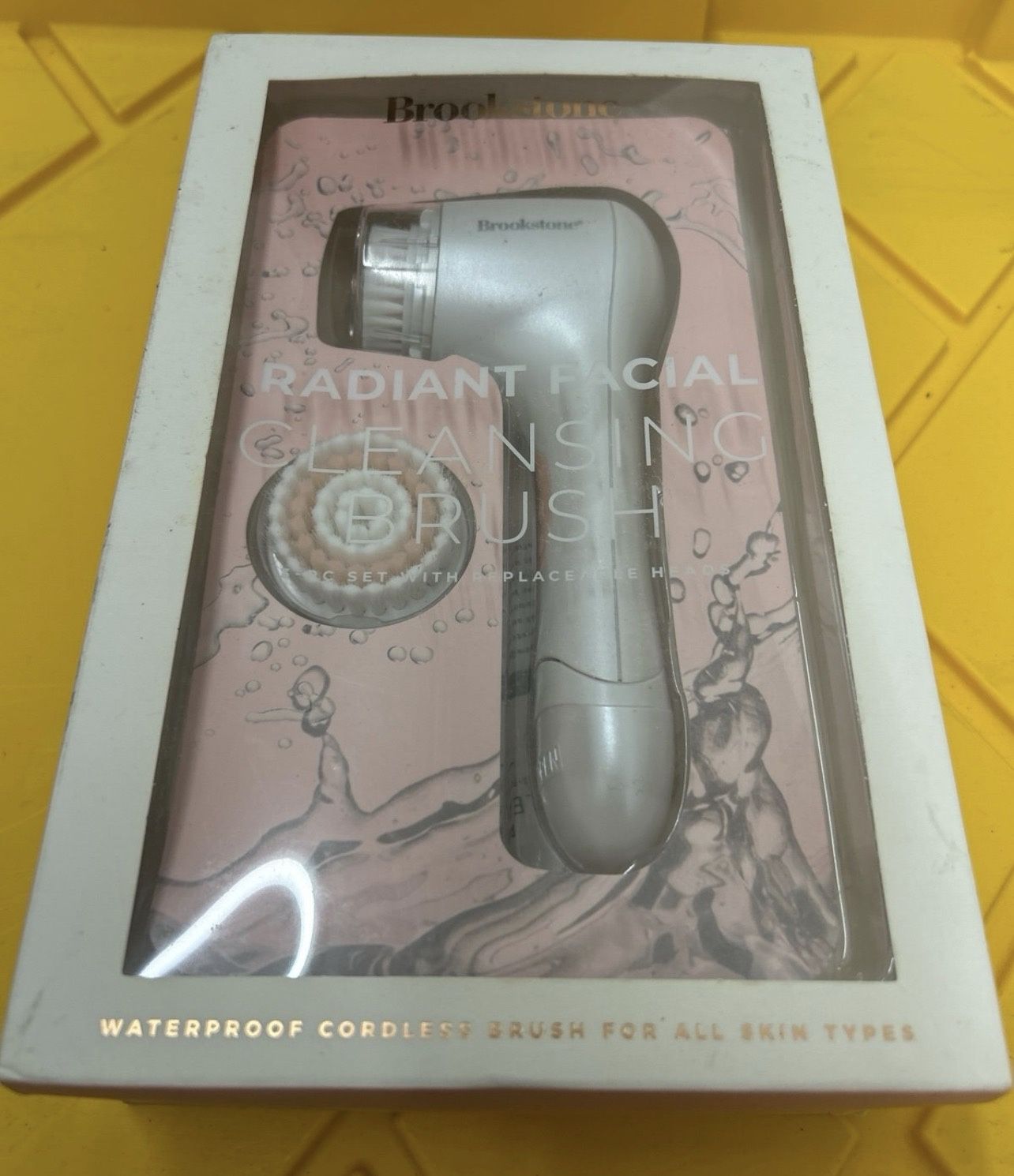 Brookstone Facial Brush 