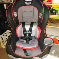 The Graco Extend2Fit Car Seat
