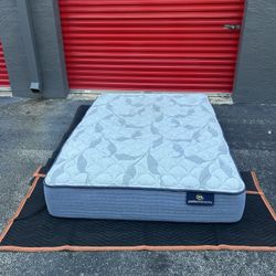 FULL MATTRESS/ IN GREAT CONDITION/ DELIVERY NEGOTIABLE 🚚