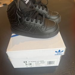 Adidas JS Wings 4.0 Size 5.5 